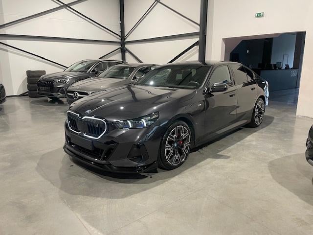 Bmw I5 eDrive40 M-Pack Full Option met Garantie, Auto's, BMW, Automaat, Achterwielaandrijving, Overige kleuren, https://public.car-pass.be/vhr/9d98b3ff-a17a-4268-ba1f-376895cfe8e8
