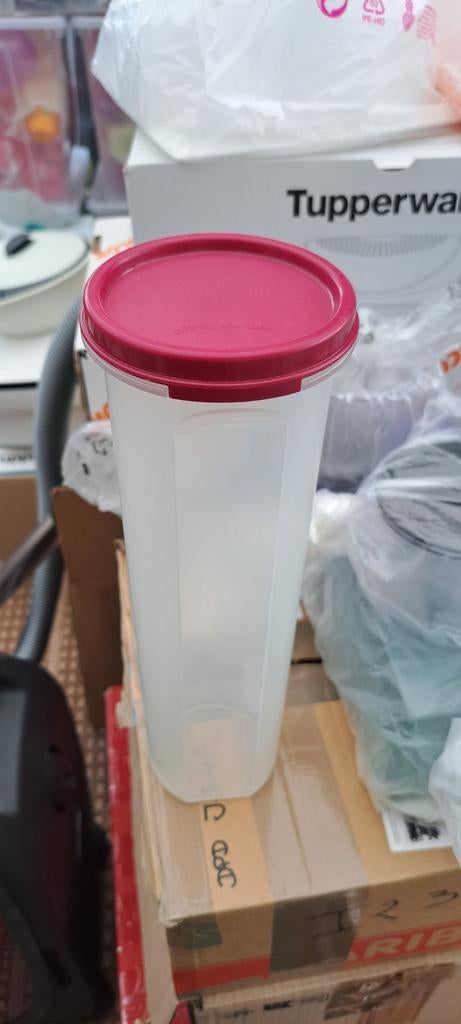 Ruimtespaarder rond van tupperware 1 liter (demo model), Ophalen of Verzenden, Zo goed als nieuw