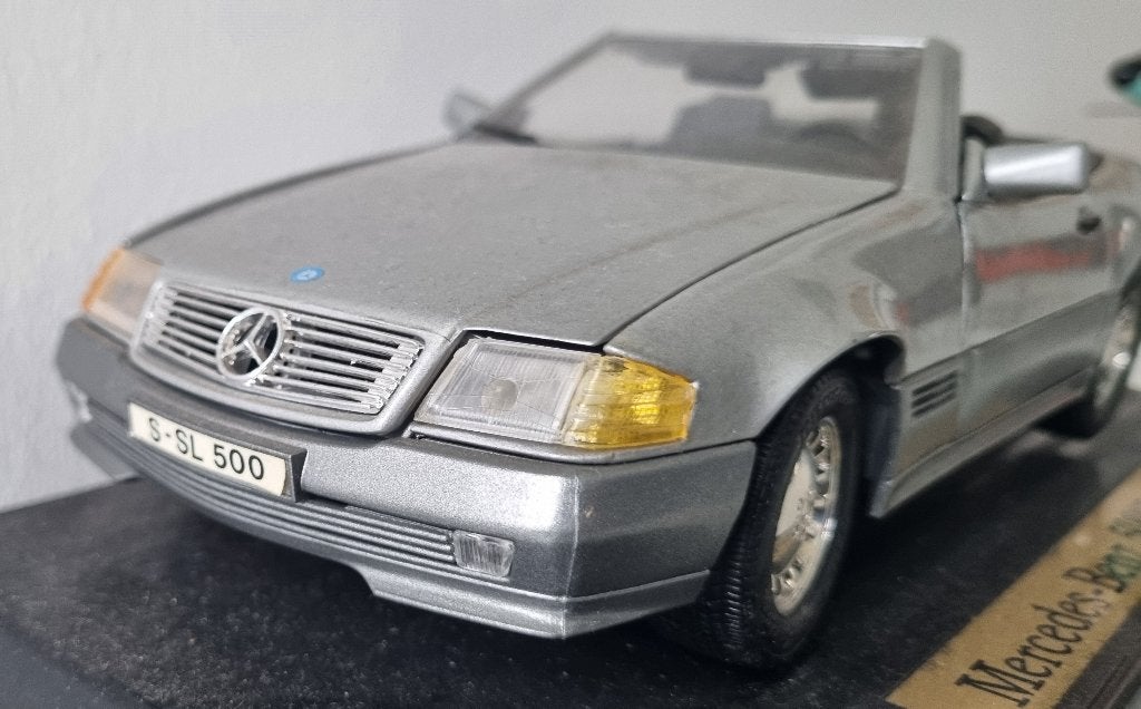 Mercedes SL500 schaalmodel, Hobby en Vrije tijd, Modelauto's | 1:18, Ophalen of Verzenden, Zo goed als nieuw, Auto