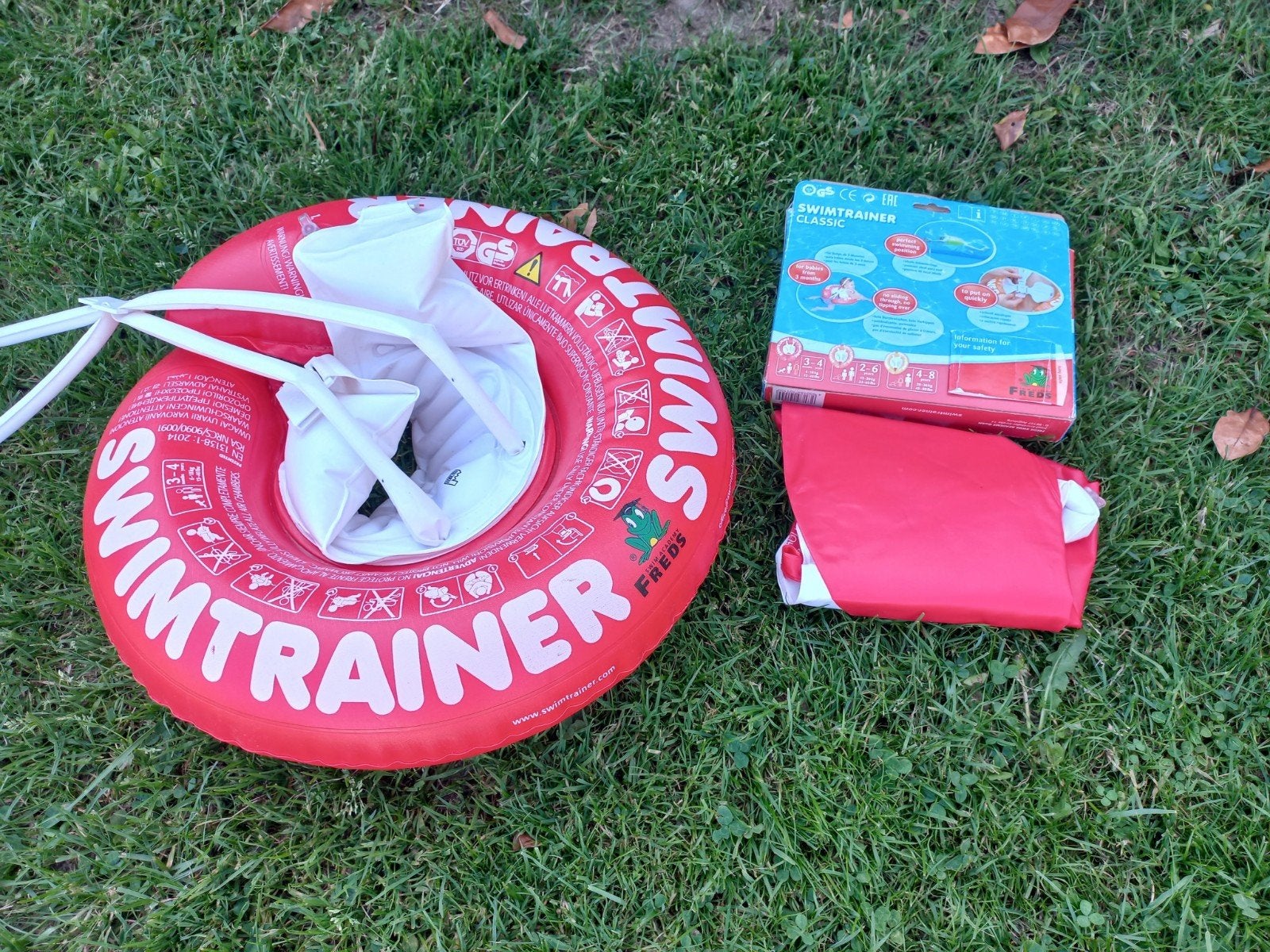 Zwemtrainer 2 stuks beschikbaar €10/stuk, Ophalen