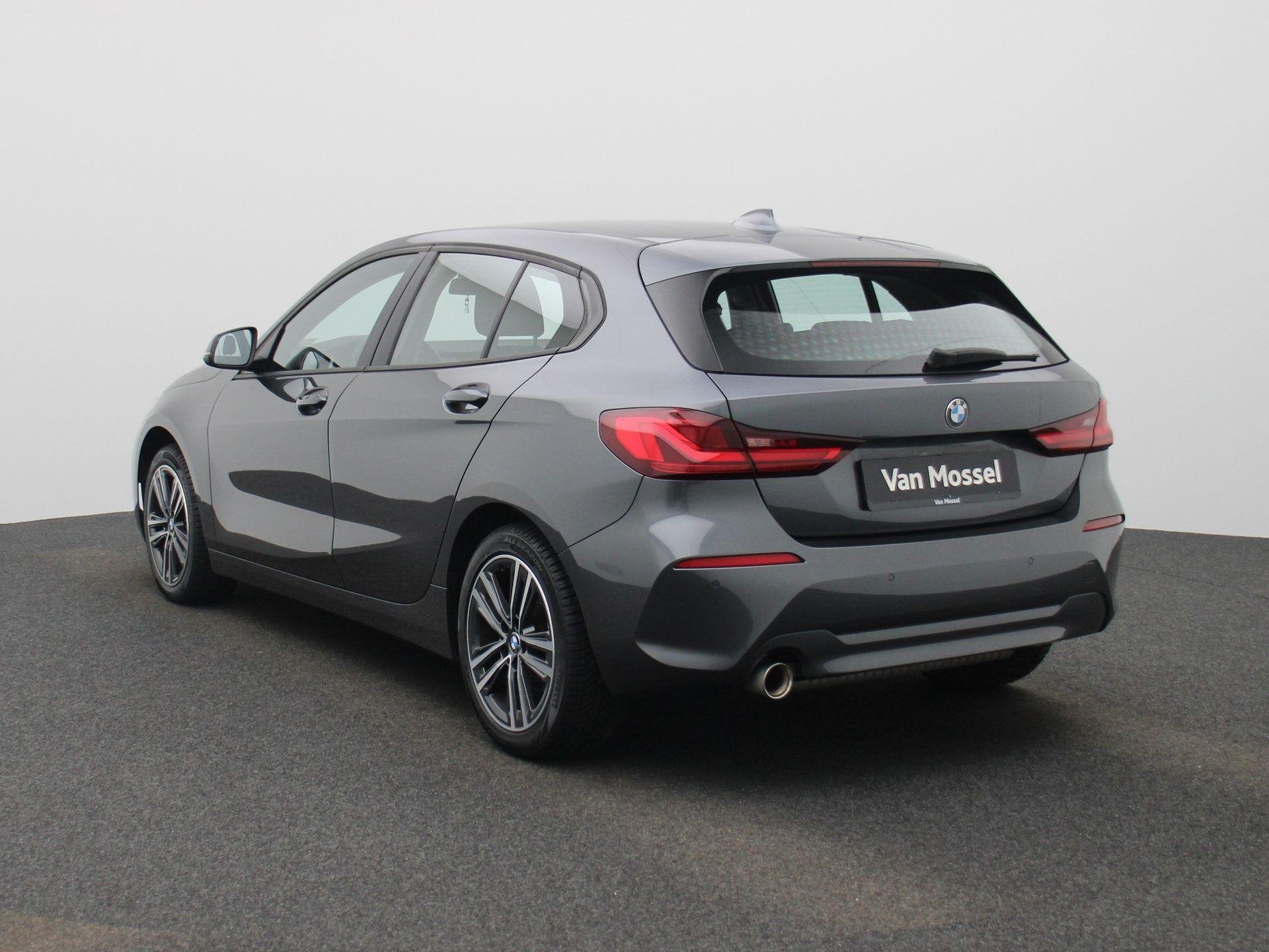 BMW 1 Serie Hatch 118iA (103 kW) (automatique), Autos, BMW, Argent ou Gris, Entreprise, 5 portes, 5 places