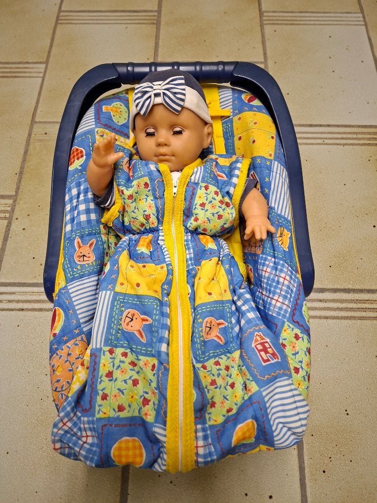 Pop met slaapzak in maxi cosi, Kinderen en Baby's, Ophalen, Zo goed als nieuw