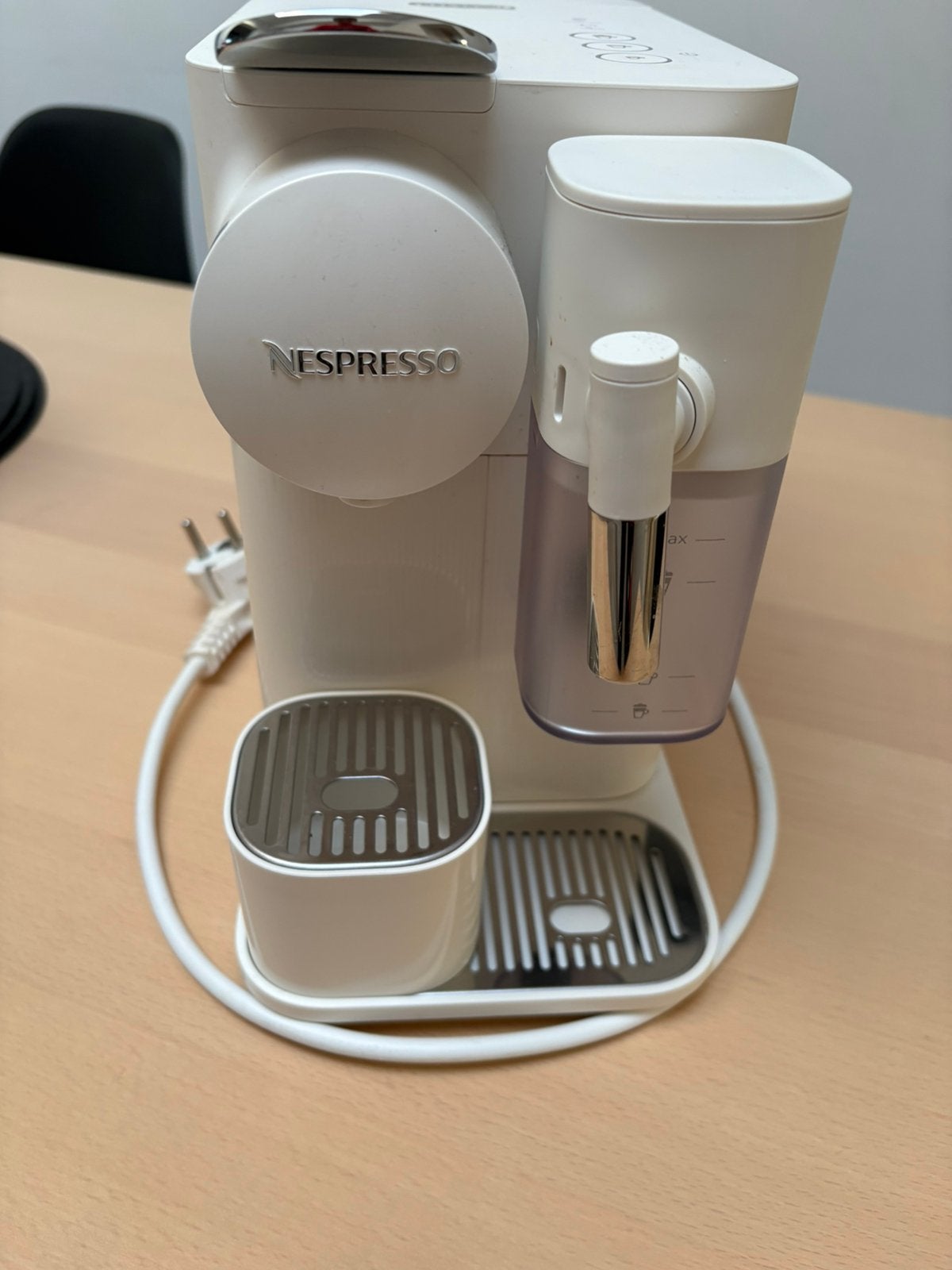 DE LONGHI Nespresso Lattissima One Wit, Ophalen, Zo goed als nieuw