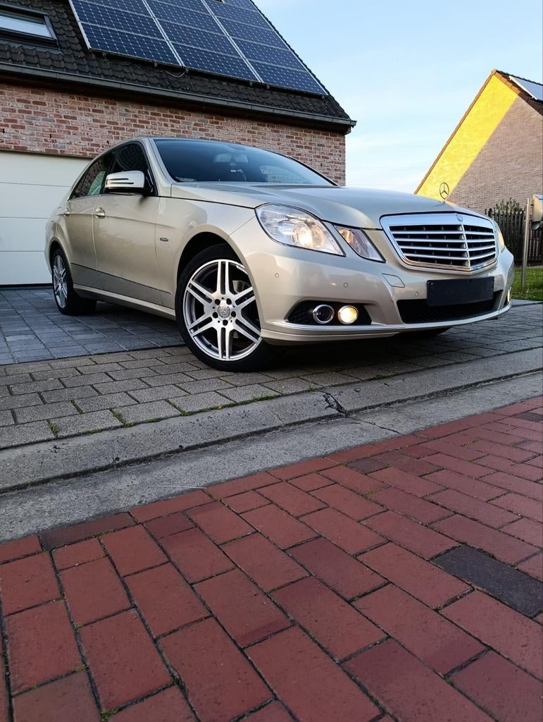 Mercedes E 220cdi Elegance, 163pk,Euro 5,UITSTEKENDE STAAT, Auto's, Zwart, Beige, Particulier, 2200 cc