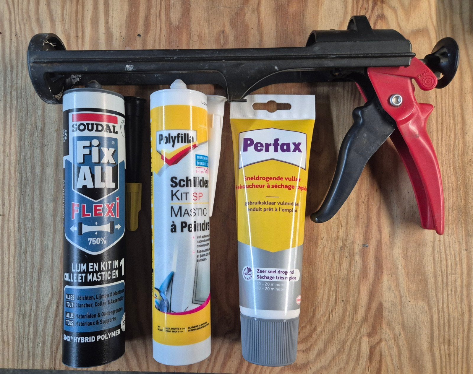 Soudal FixAll flex noir, kit de peinture Polyfilla et Perfax, Bricolage & Construction, Matériel de peinture, Enlèvement ou Envoi