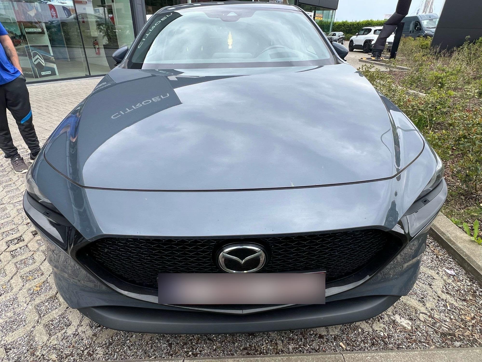 Mazda Mazda3 Hatchback 2.0 Skyactiv-G 90kW Skydrive Sport, Gebruikt, Zwart, 4 cilinders, https://public.car-pass.be/vhr/b99e25d7-3681-44d0-a6d4-aa66514fb2b0
