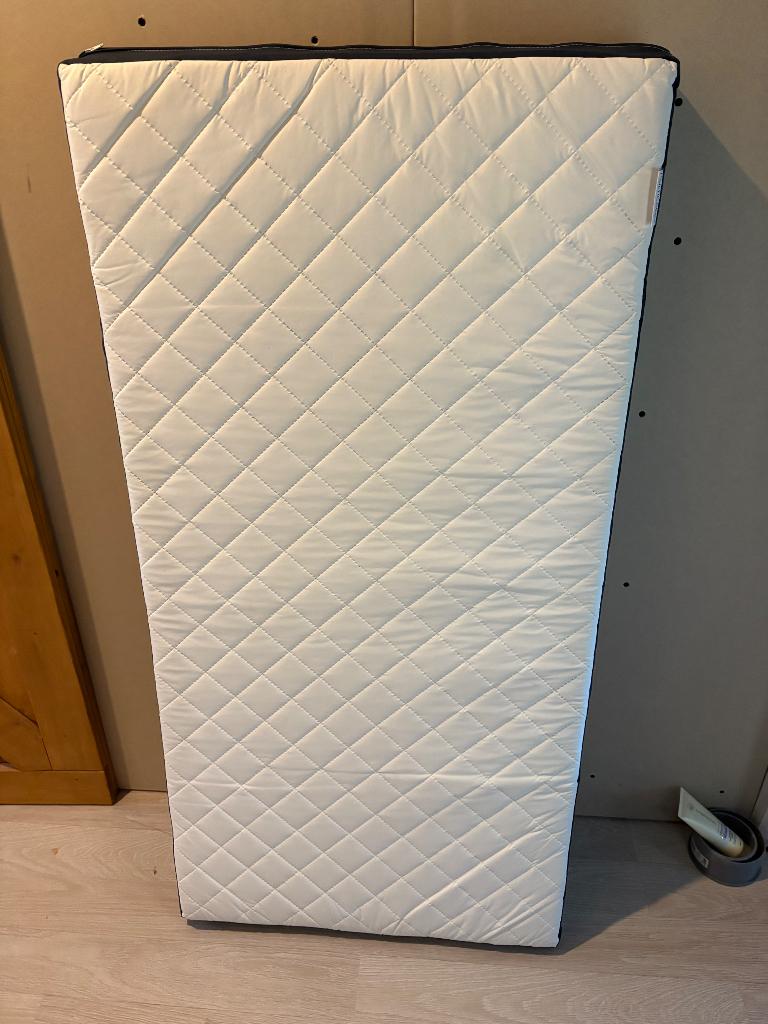 Babybed matras, Huis en Inrichting, Ophalen, Gebruikt, Matras