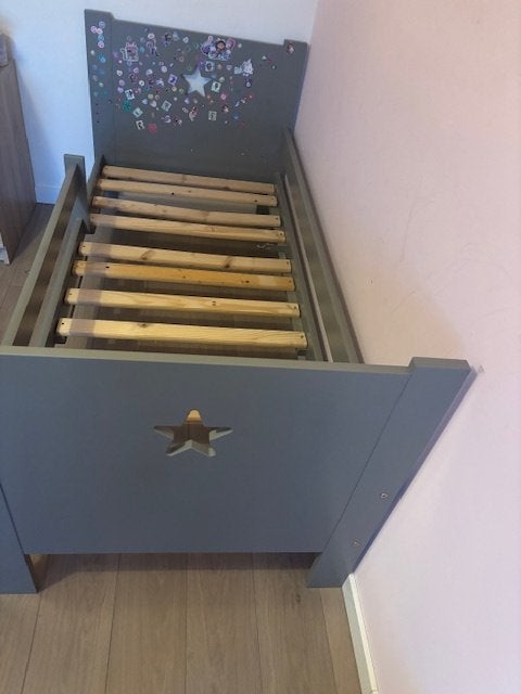 bed peuter/kleuter  GRATIS AF TE HALEN te Riemst, Enfants & Bébés, Enlèvement, Utilisé, 140 à 160 cm, Sommier à lattes