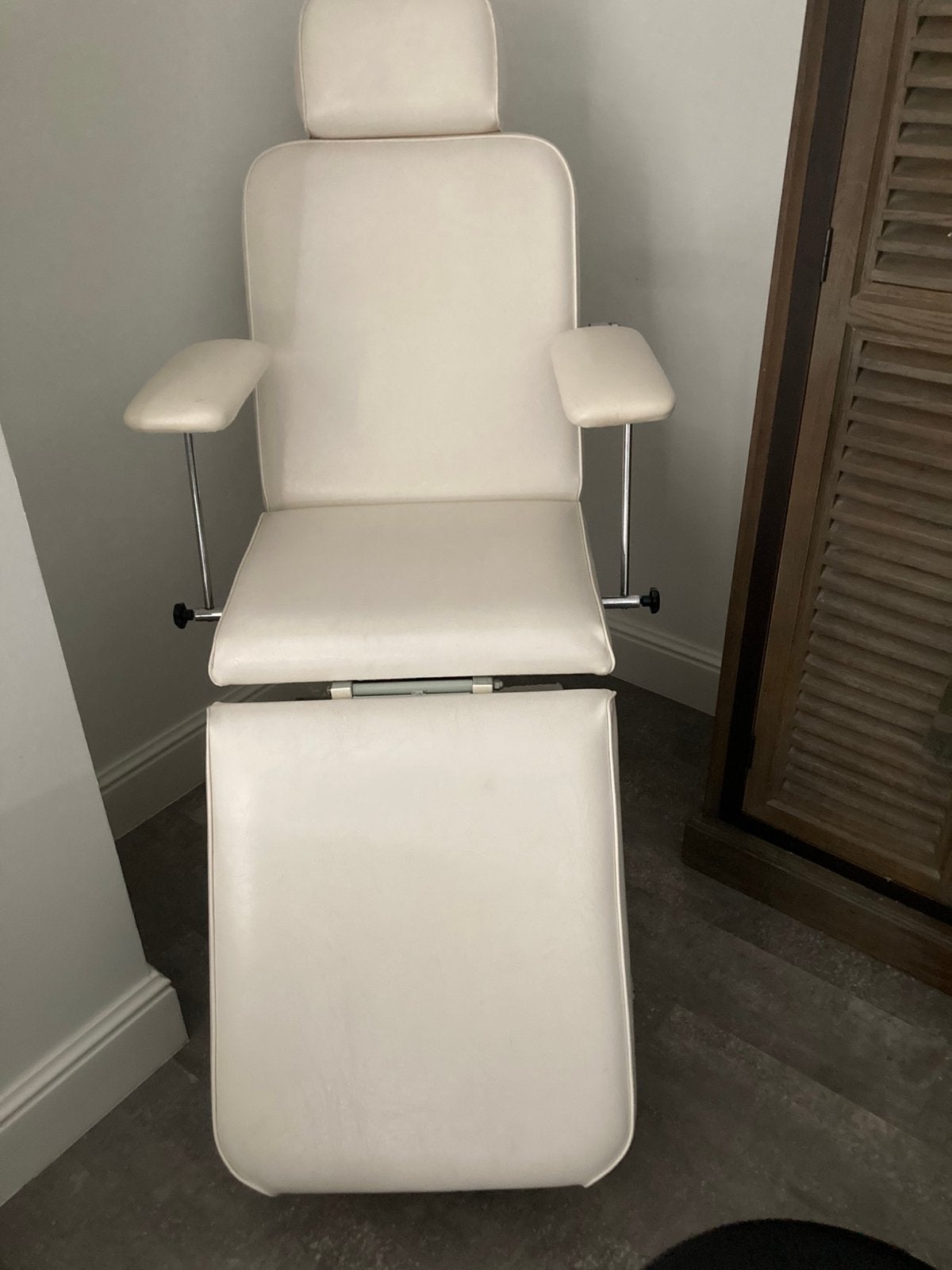 Behandelstoel- massagetafel, Ophalen, Gebruikt, Massagetafel