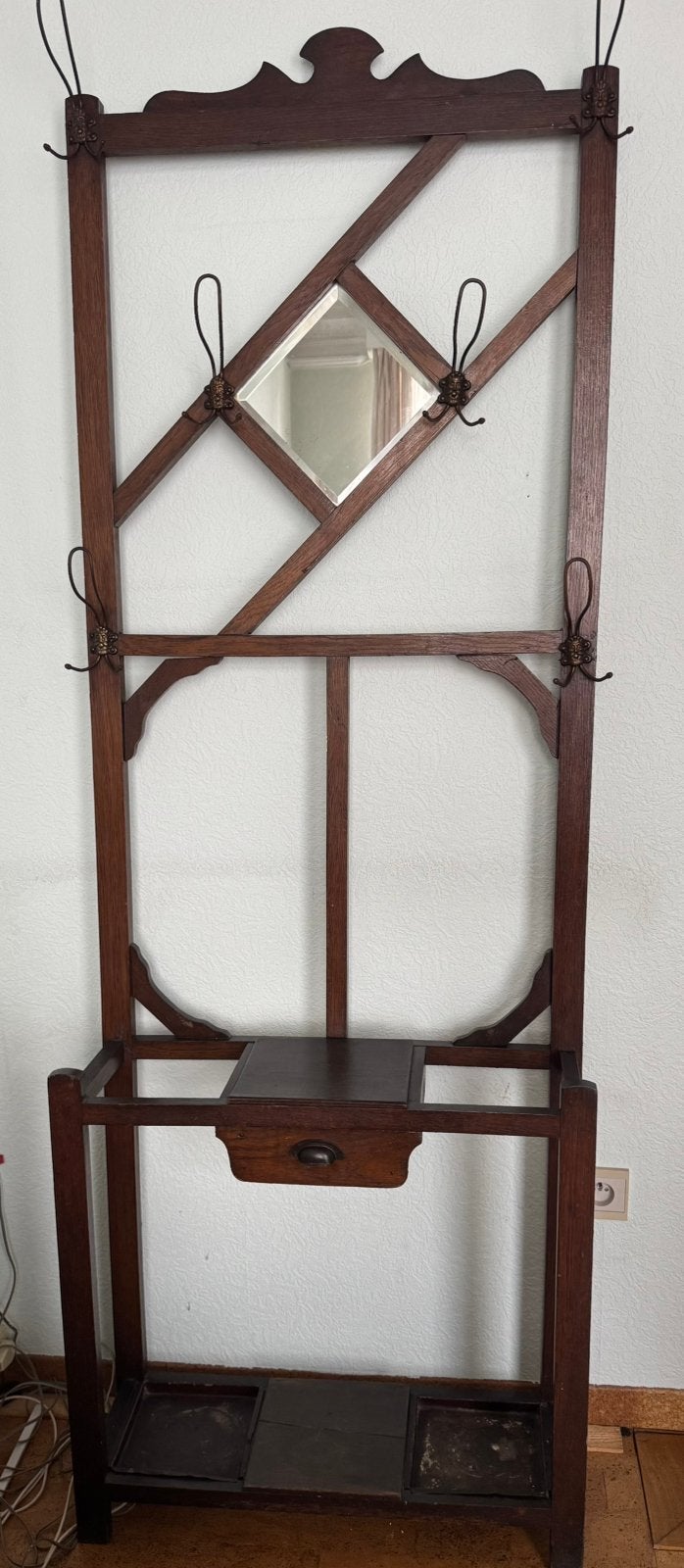 De decoratieve vestiare, Ophalen, Gebruikt, Hout, Staande kapstok