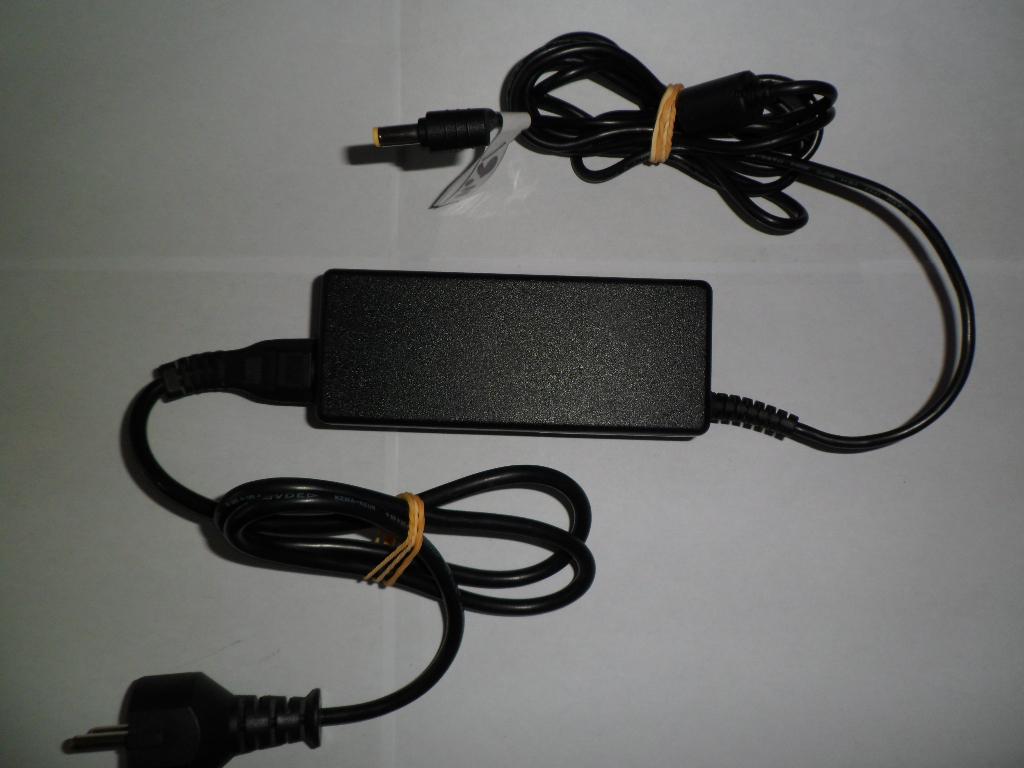 Câble adaptateur secteur 90 Watt 100-240VAC=> 19,0VDC, Enlèvement, Comme neuf
