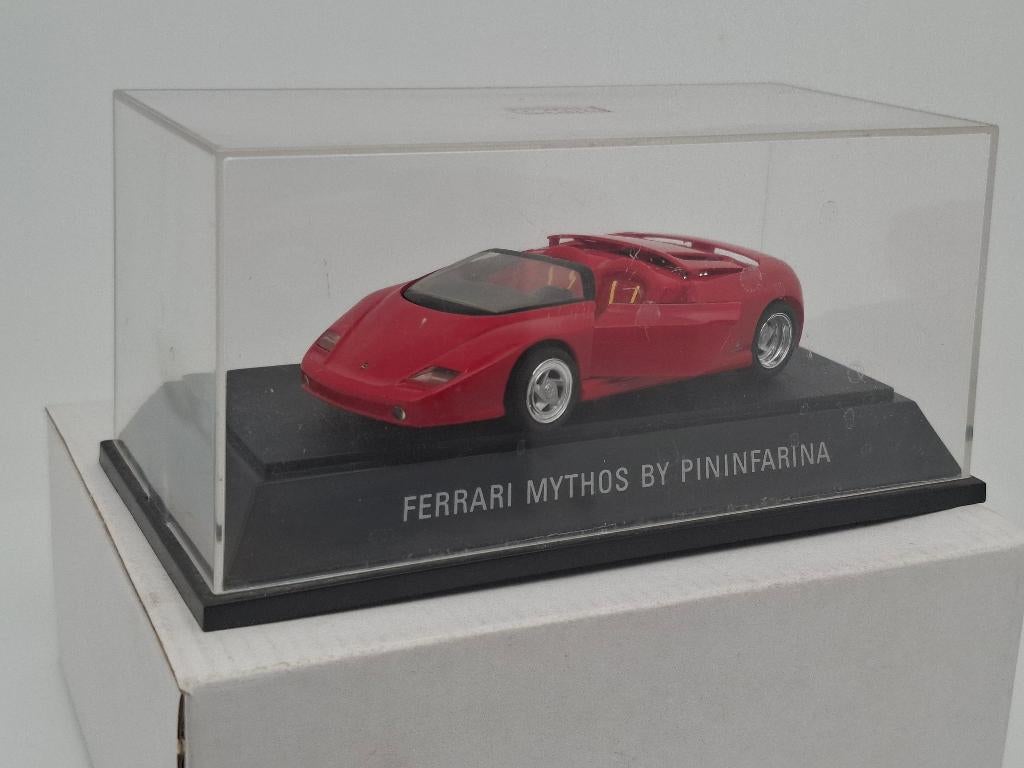 Ferrari - Revell 1/43 "Ferrari Mythos by Pininfarina", Verzenden, Zo goed als nieuw, Auto, Overige merken
