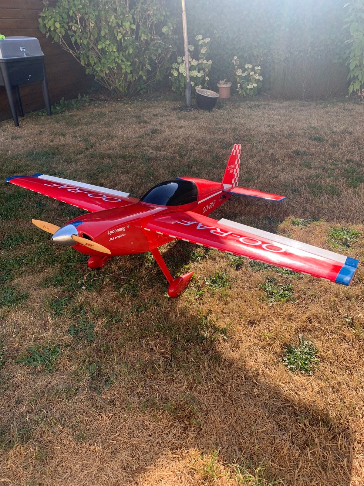 Extra 300 carl goldberg 68 inch, Hobby en Vrije tijd, Modelbouw | Radiografisch | Vliegtuigen, Ophalen, Zo goed als nieuw