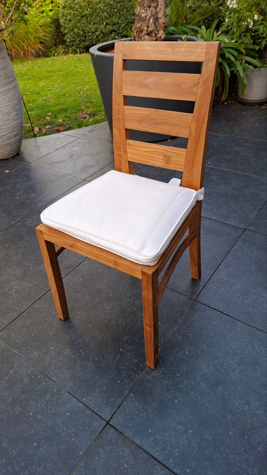 8 teak stoelen met kussens, Ophalen, Bruin, Zo goed als nieuw, Vijf, Zes of meer stoelen