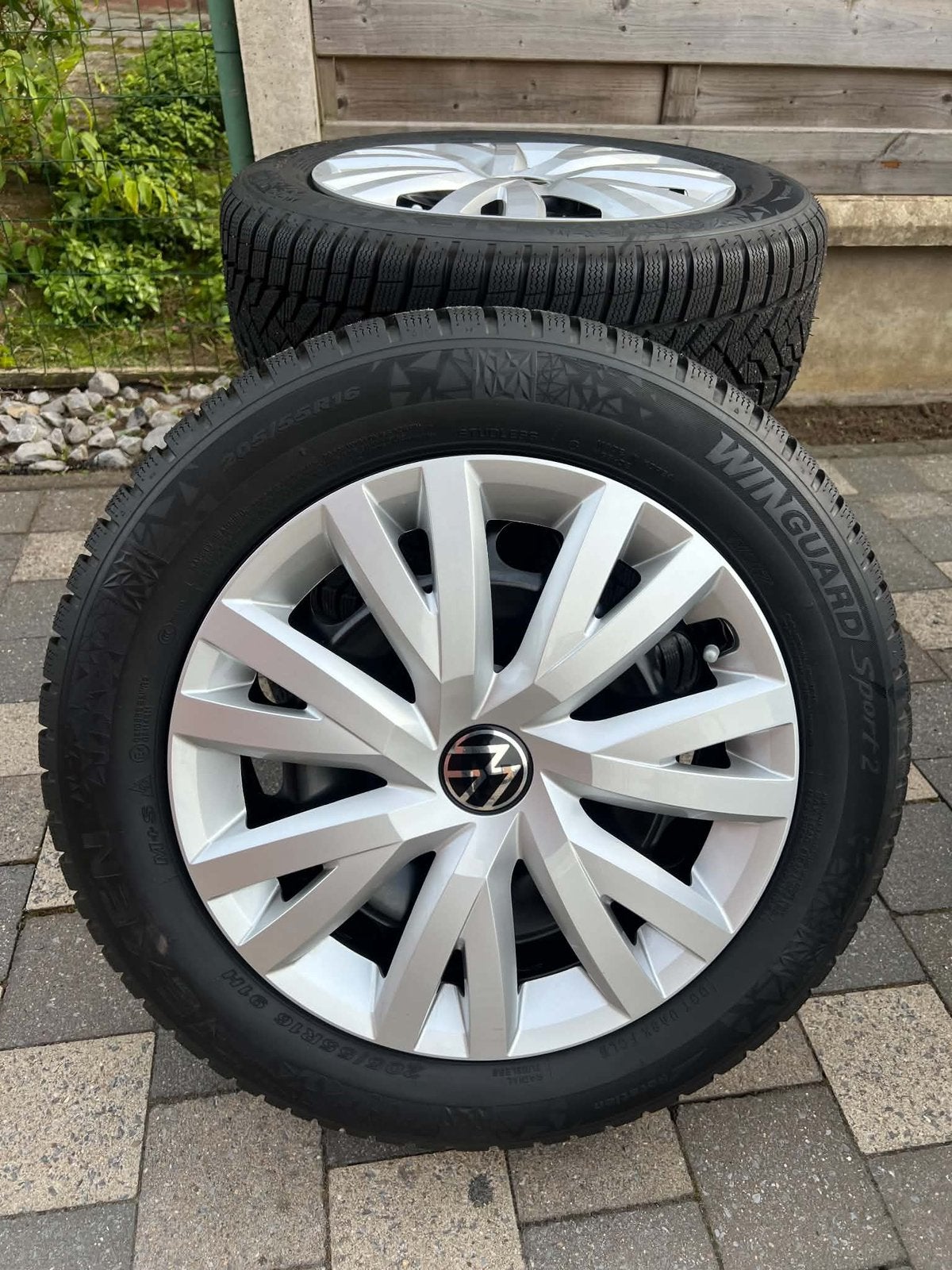 NOUVEAU SET D'HIVER VW GOLF 6 7 8 205/55/R16, Autos : Pièces & Accessoires, Neuf, Pneus et Jantes, Pneus hiver, 16 pouces