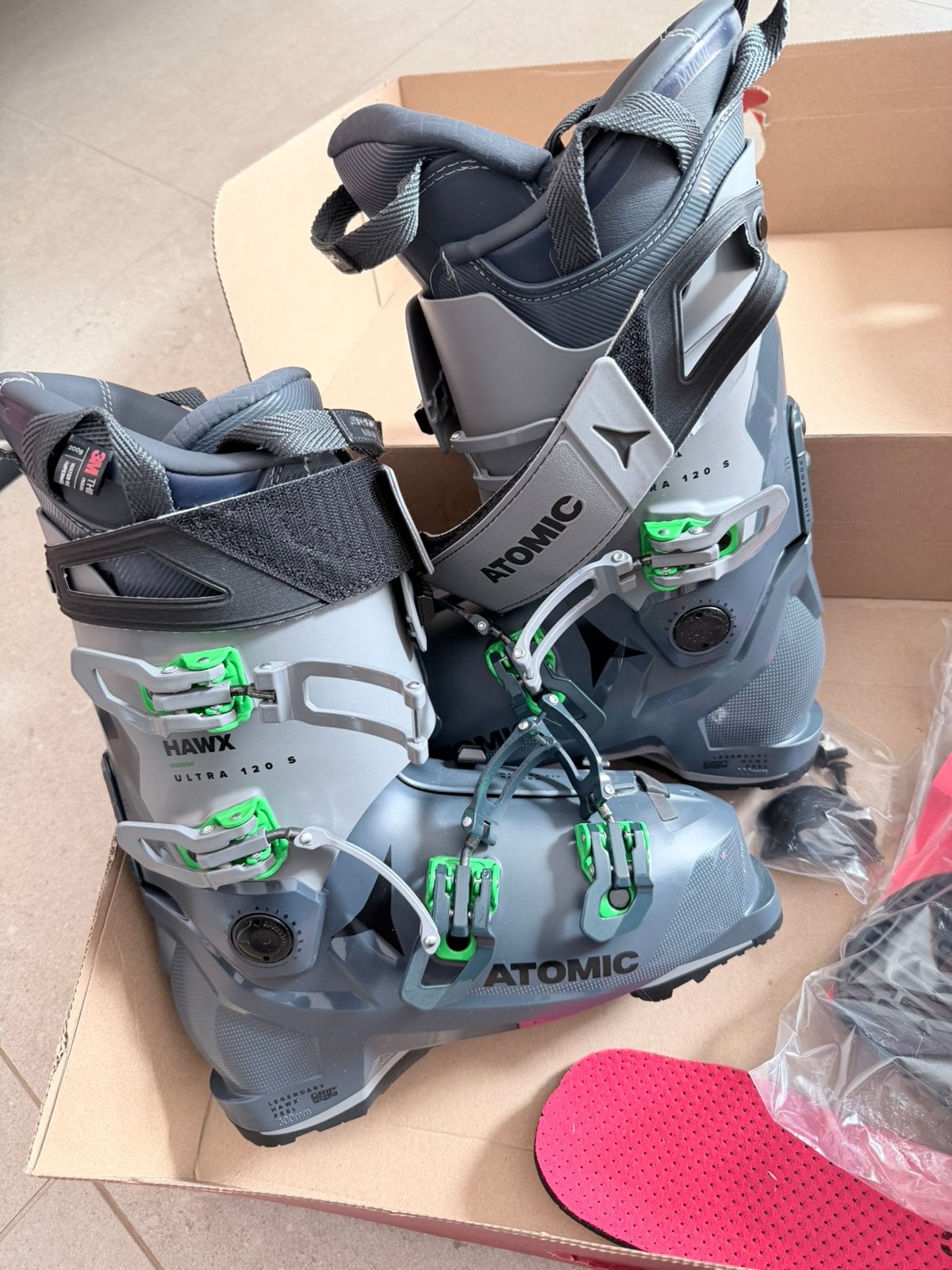 Ski boots EU 40.5 - 41.5, Neuf, Enlèvement, Atomic, Chaussures