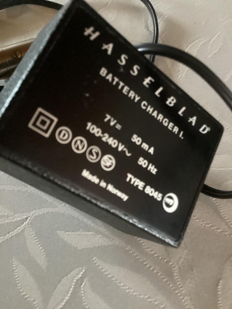 Hasselblad battery charger, Ophalen