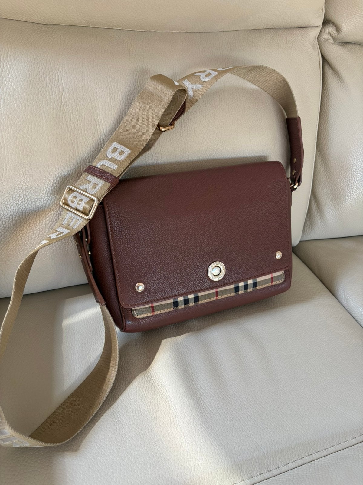 Burberry handtas leder, Bijoux, Sacs & Beauté, Sacs | Sacs à bandoulière, Comme neuf, Autres marques, Brun, Cuir, Enlèvement ou Envoi