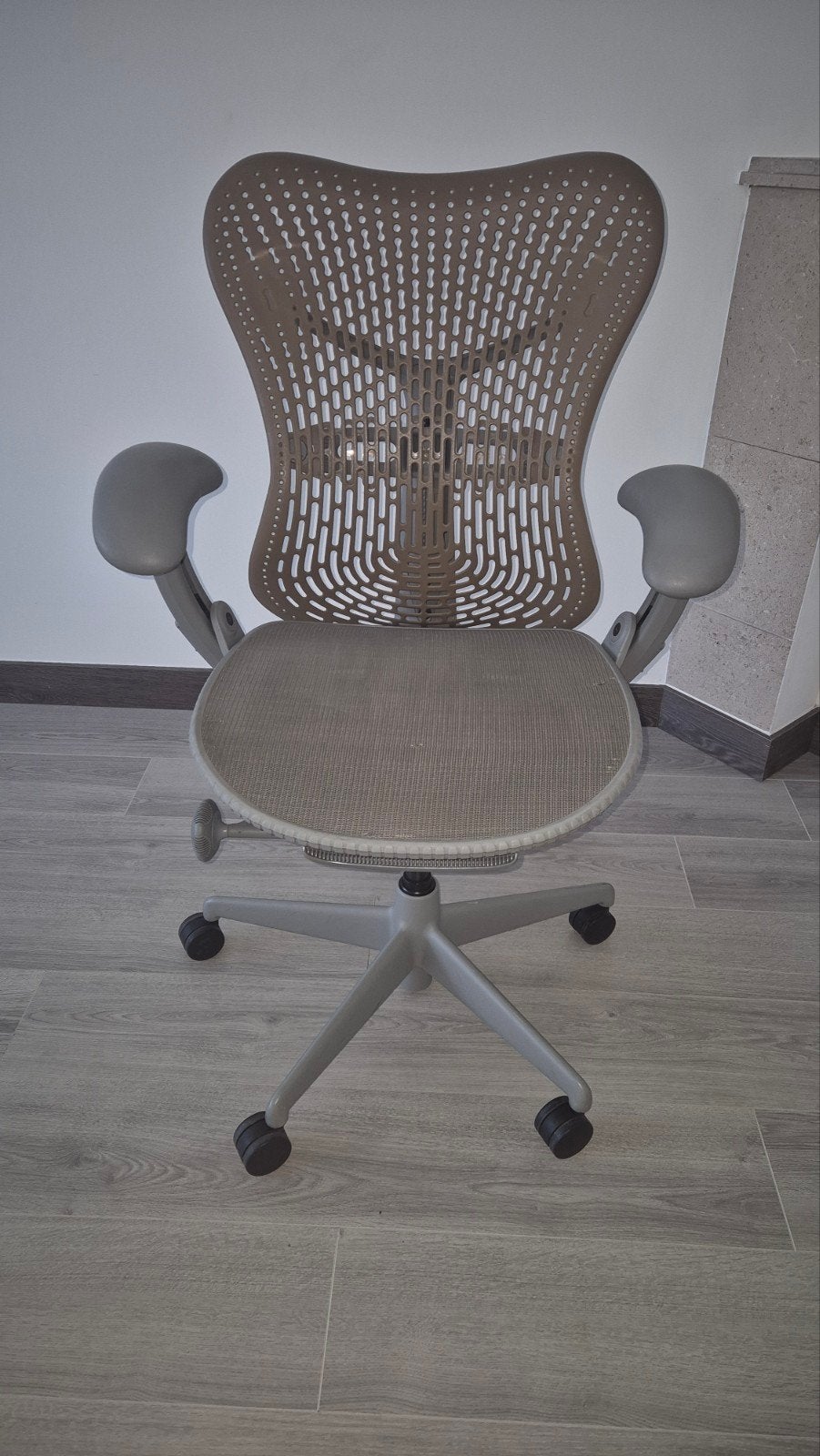 Herman Miller Mirra bureaustoel, Maison & Meubles, Beige, Enlèvement, Utilisé, Chaise de bureau