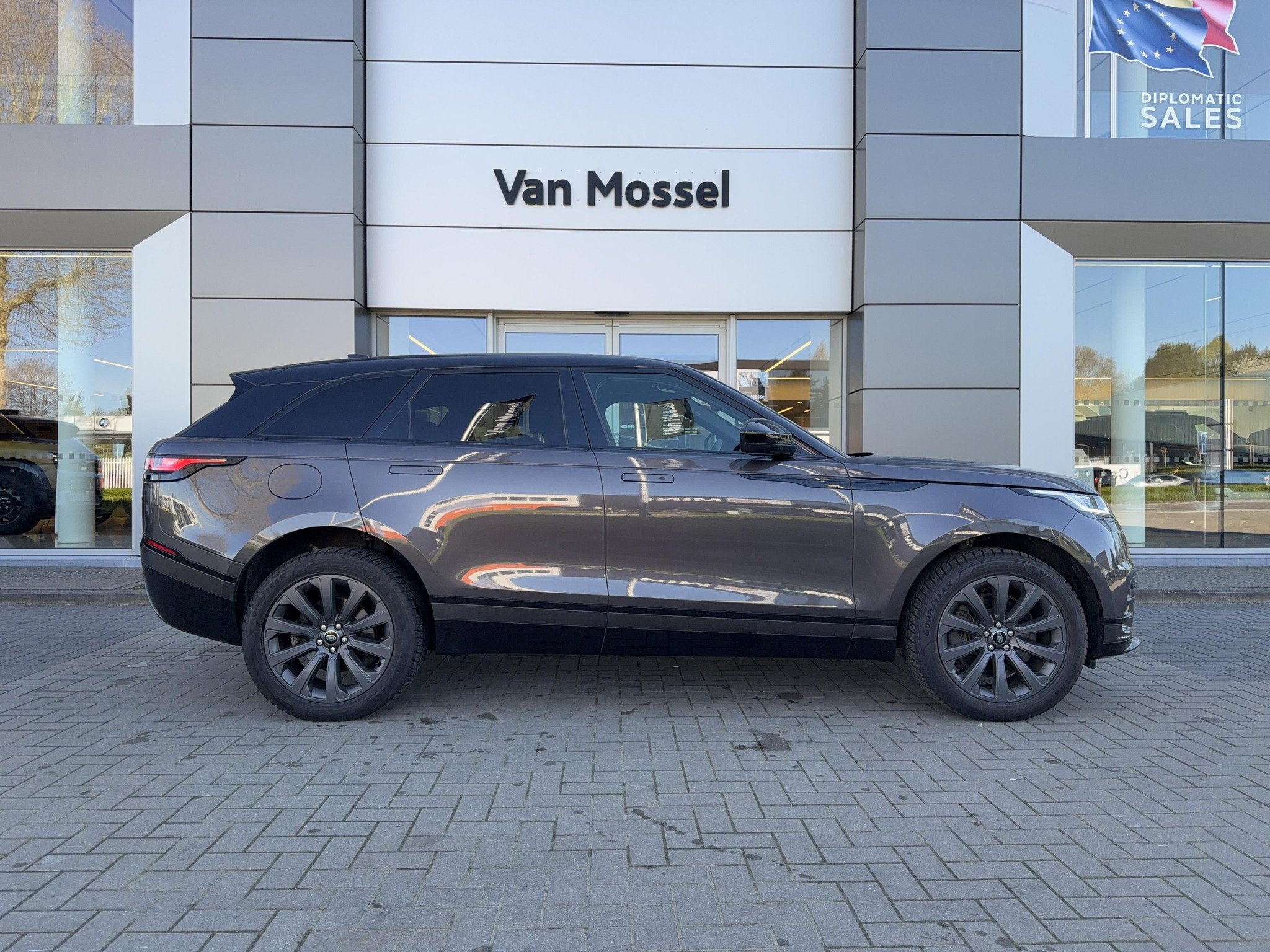 Land Rover Range Rover Velar P400e R-Dynamic S, Autos, Cuir, Argent ou Gris, Euro 6, Entreprise
