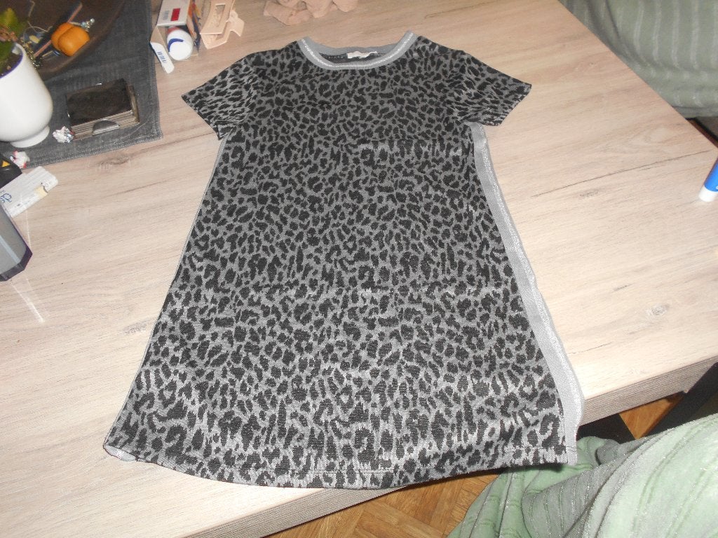 grijs zwart panter print kleed maat 140, Meisje, Ophalen of Verzenden, Zo goed als nieuw, Jurk of Rok