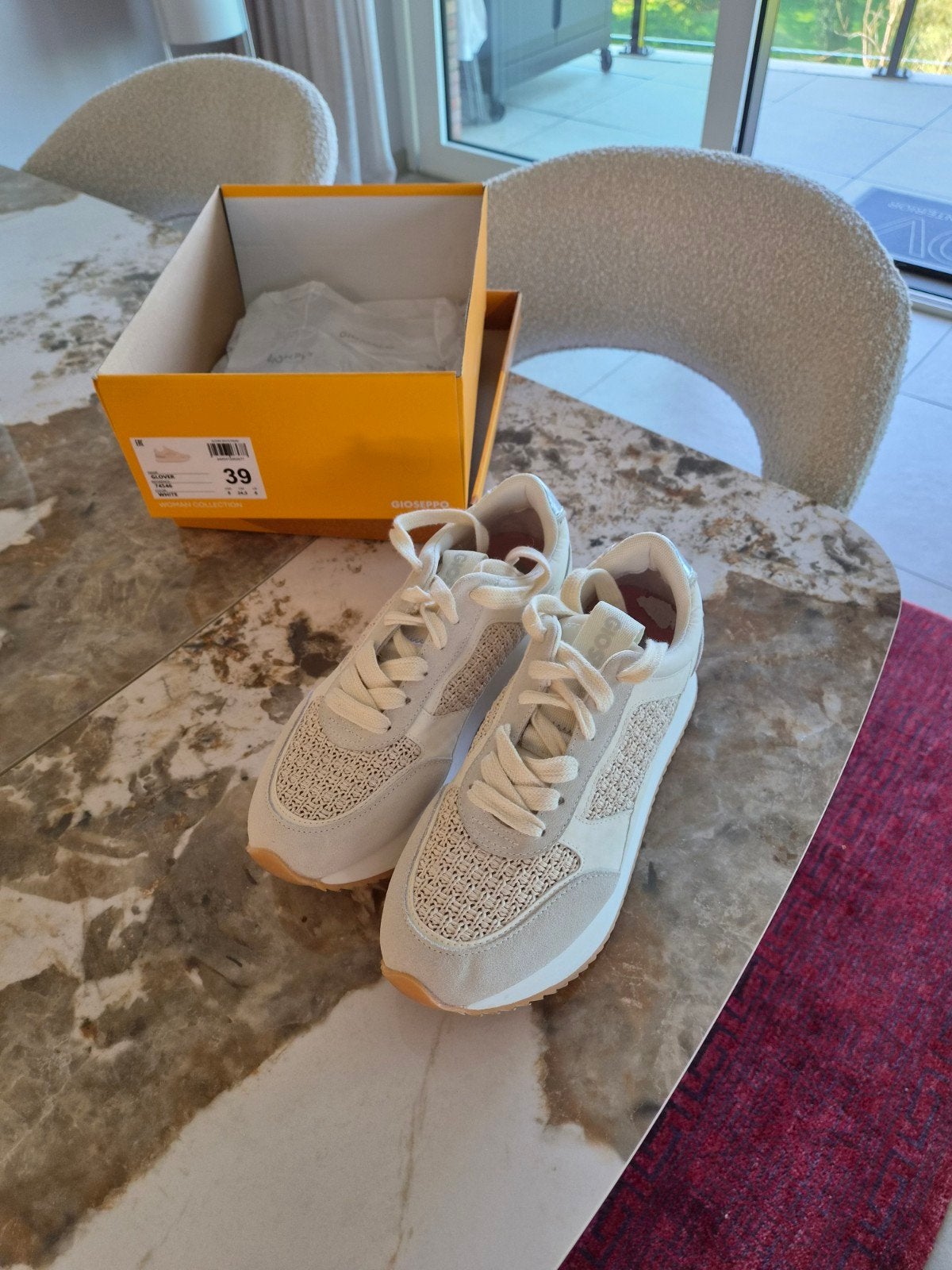 Zeer mooie, comfortabele,  beige sneakers van Gioseppe, Ophalen of Verzenden, Beige, Sneakers