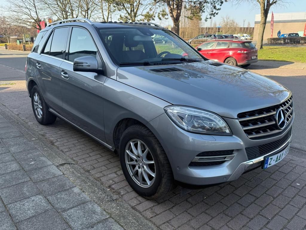 Mercedes ML 250 2015/253000 km, Auto's, Mercedes-Benz, Automaat, Parkeersensor, Euro 6, Bedrijf