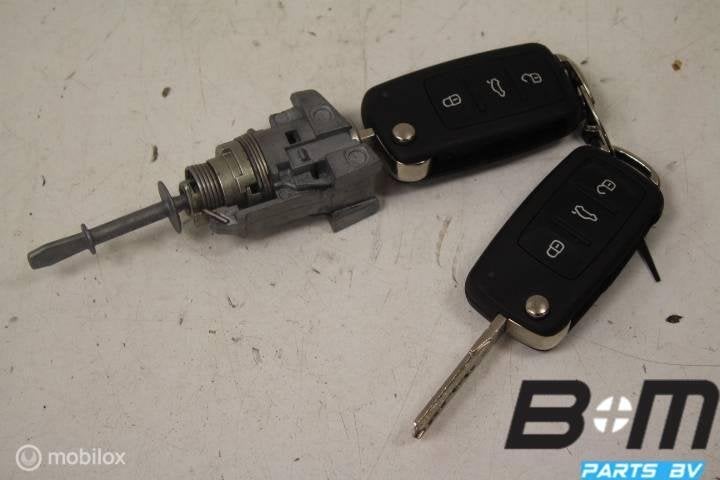 Sleutel met deurslotcilinder VW Touran 5K0837202B, Gebruikt