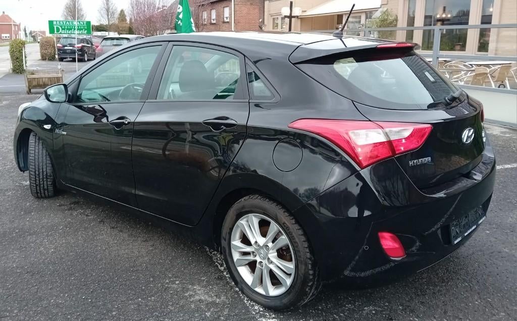 Hyundai - I 30 (1.6 diesel) Euro 5 B, Autos, Hyundai, Euro 5, USB, Noir, 5 portes