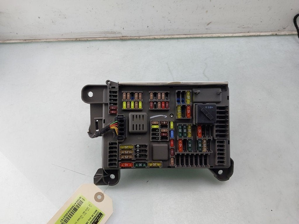 ZEKERINGKAST BMW X6 (E71 / E72) (|693168703|6931687|), Gebruikt, BMW, Petuelring 130
80809  München, DE, Bayerische Motoren Werke AG