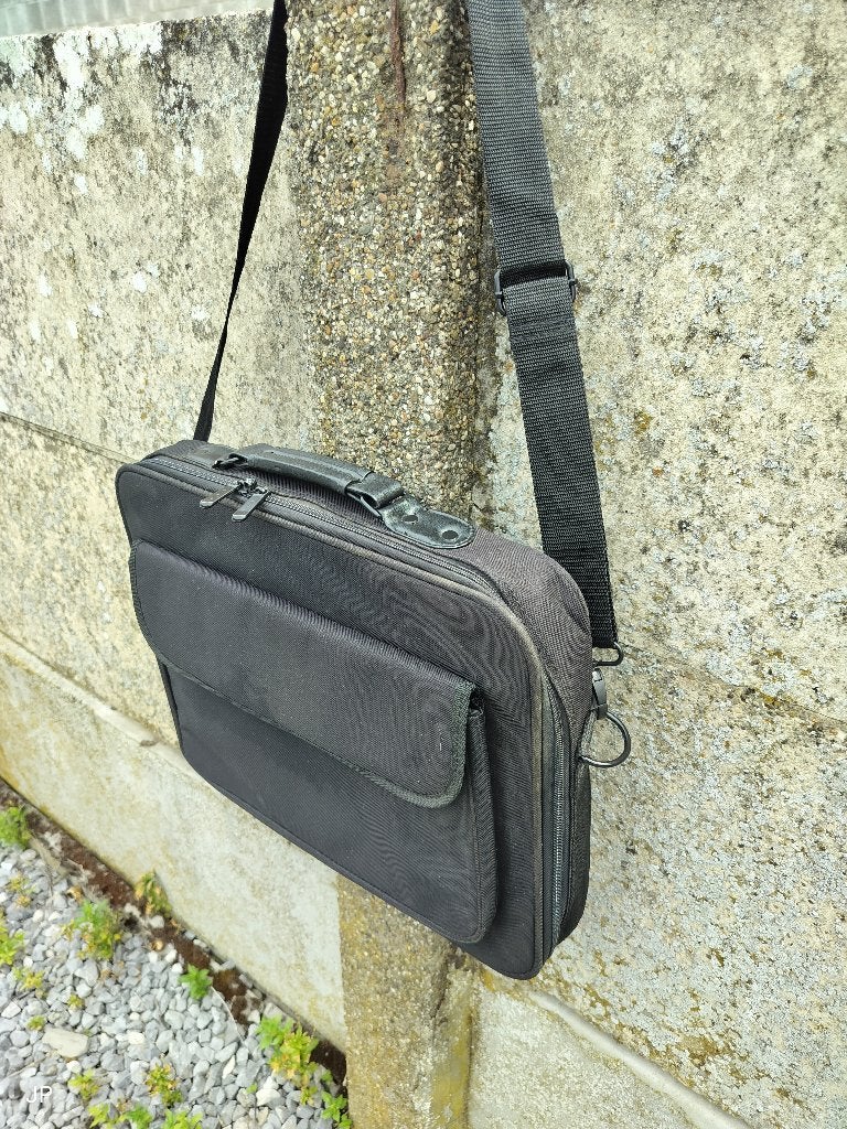 Laptoptas, Computers en Software, Laptoptassen, Ophalen, Gebruikt, Meerdere vakken, 14 inch