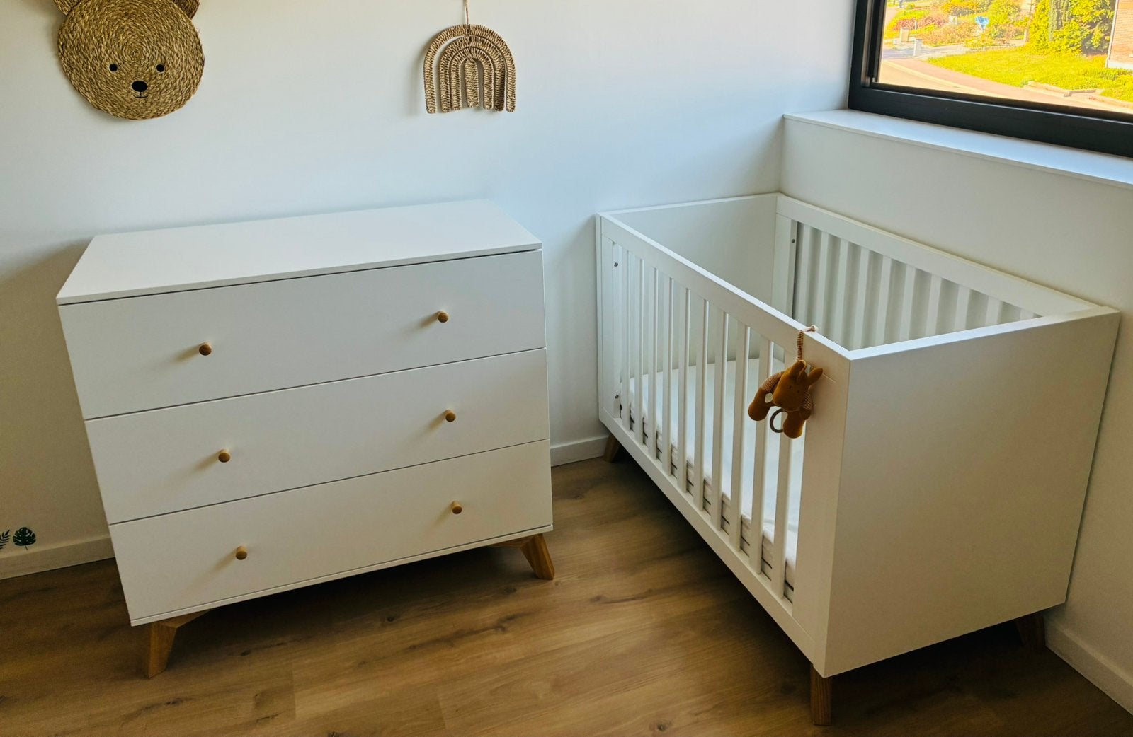 Babykamer compleet - ledikant/commode/kast - wit/hout, Ophalen, Zo goed als nieuw, Jongetje of Meisje