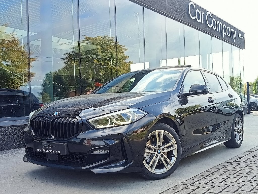 BMW 118IA M-SPORT*GPS*OPENDAK*CAMERA, Auto's, Dealer onderhouden, 1 Reeks, Lichtsensor, Leder en Stof