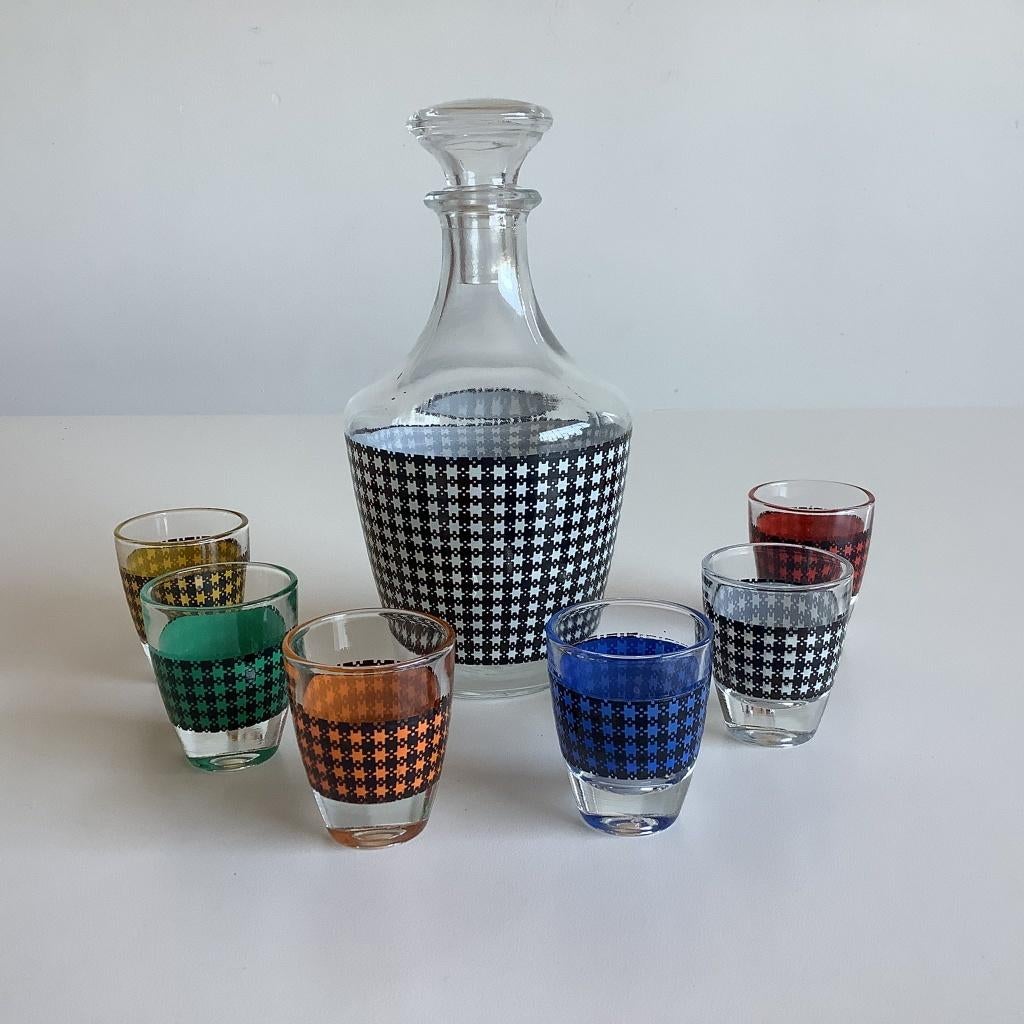 seventies setje Vichy decanter + 6 shotglaasjes, Ophalen of Verzenden, Zo goed als nieuw, Borrel- of Shotglas