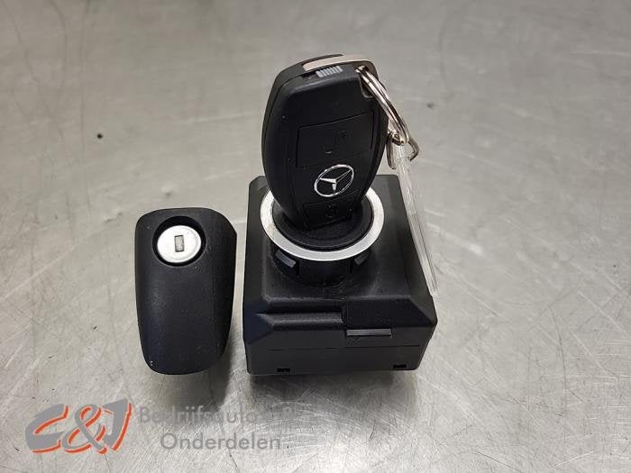 Kontaktslot + Sleutel van een Mercedes Vito, Gebruikt, -, Ophalen of Verzenden, -