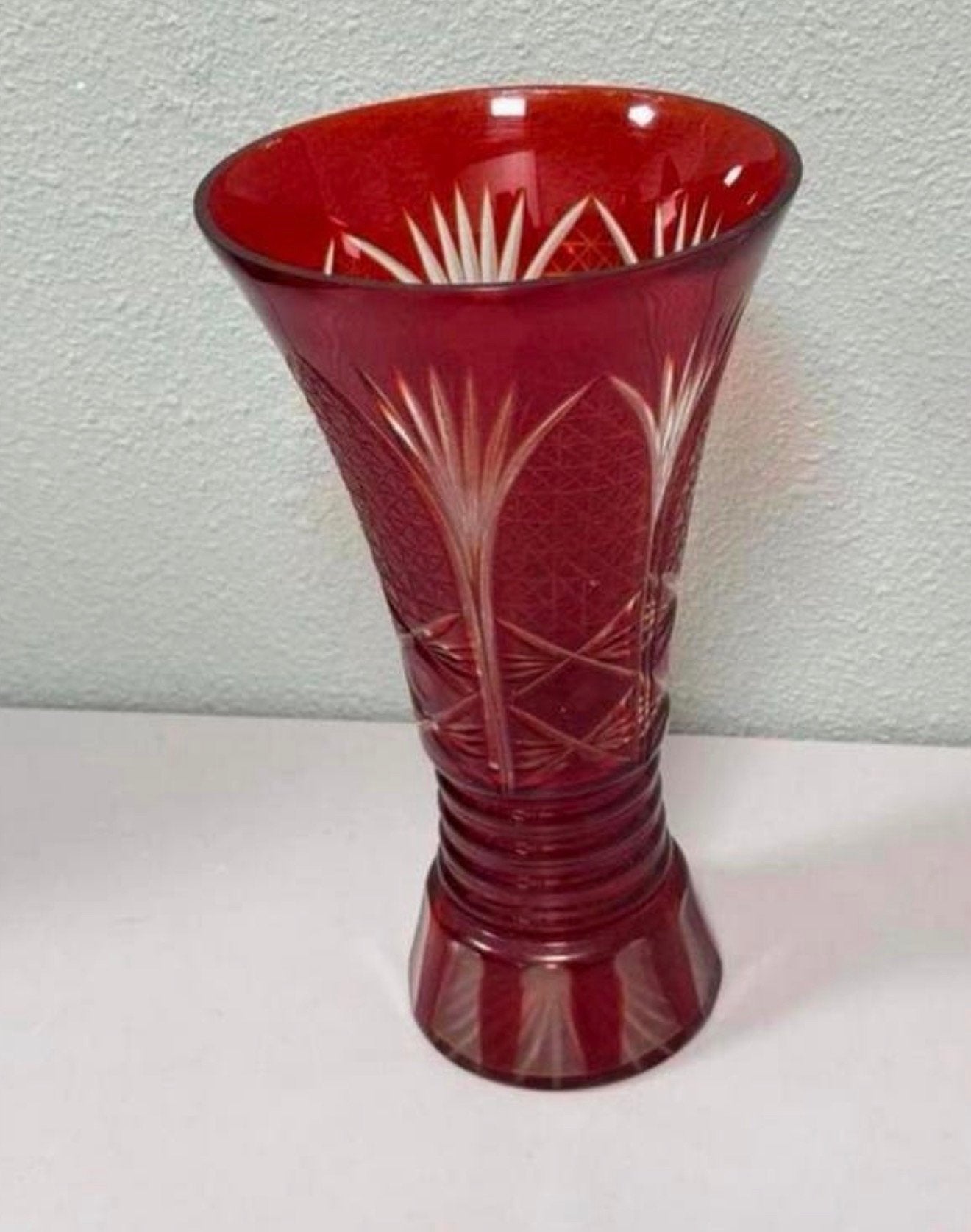 Vase ancien en cristal à la main style bohème rouge rubis, Antiquités & Art, Antiquités | Vases, Enlèvement ou Envoi