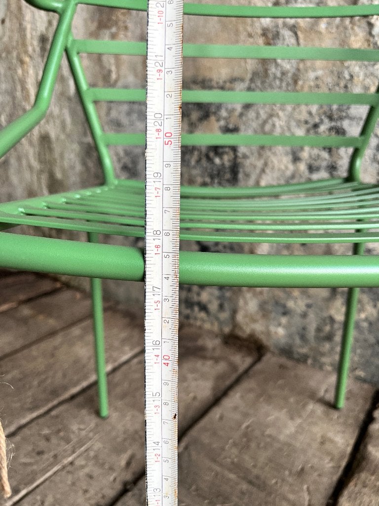 Chaise noire « Metal Mesh » | (28 en stock), Neuf, Zwarte ‘Metal Mesh’ Stoel | Stapelbare klassieker in metaal, Enlèvement ou Envoi