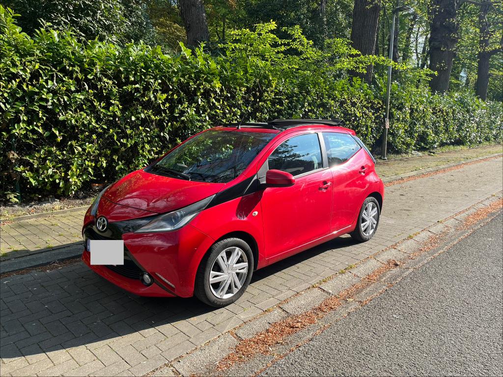 Toyota Aygo, Auto's, Toyota, Zwart, Leder en Stof, Handgeschakeld, 5 deurs