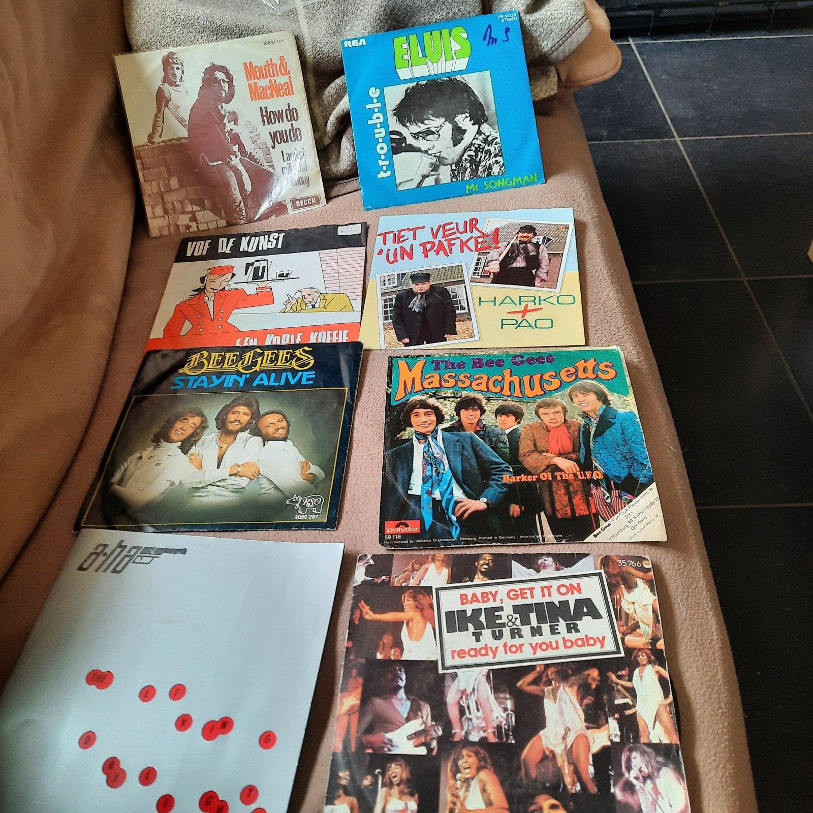 Singeltjes..bieden per stuk ., Ophalen of Verzenden