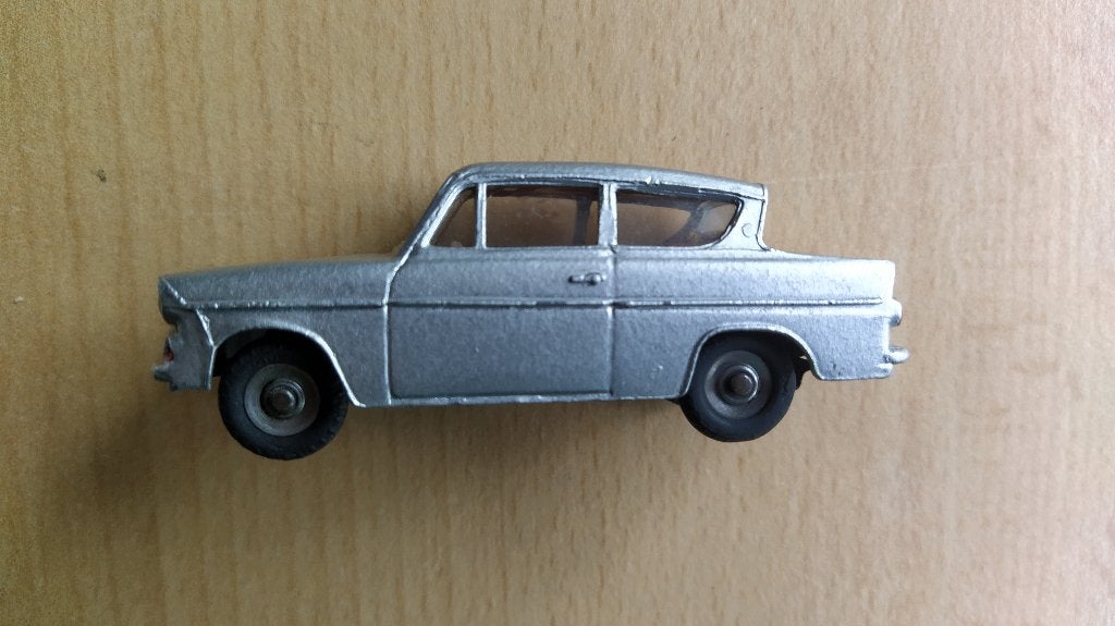DINKY TOYS ENGLAND, FORD ANGLIA, Hobby en Vrije tijd, Ophalen of Verzenden, Zo goed als nieuw, Auto, Dinky Toys