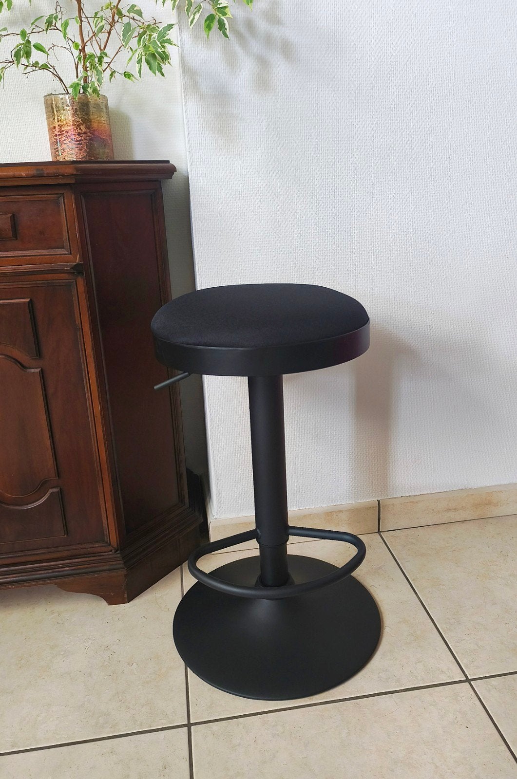 Tabouret de bar noir réglable et rotatif NOUVEAU, Maison & Meubles, Enlèvement ou Envoi, Neuf, Réglable en hauteur