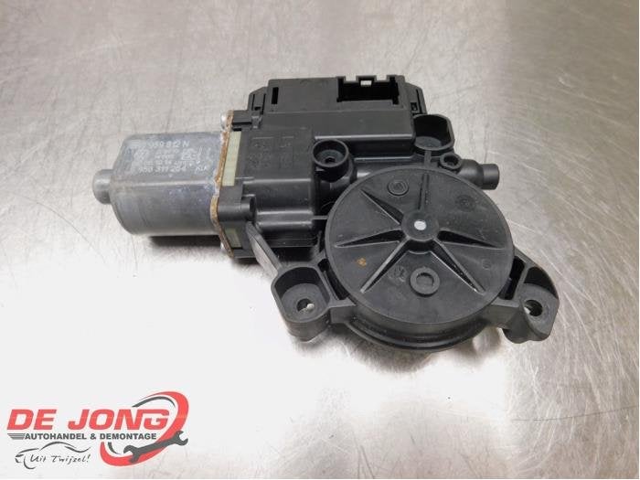 Moteur de vitre portière d'un Volkswagen Polo, Volkswagen, -, 3 mois de garantie, Utilisé
