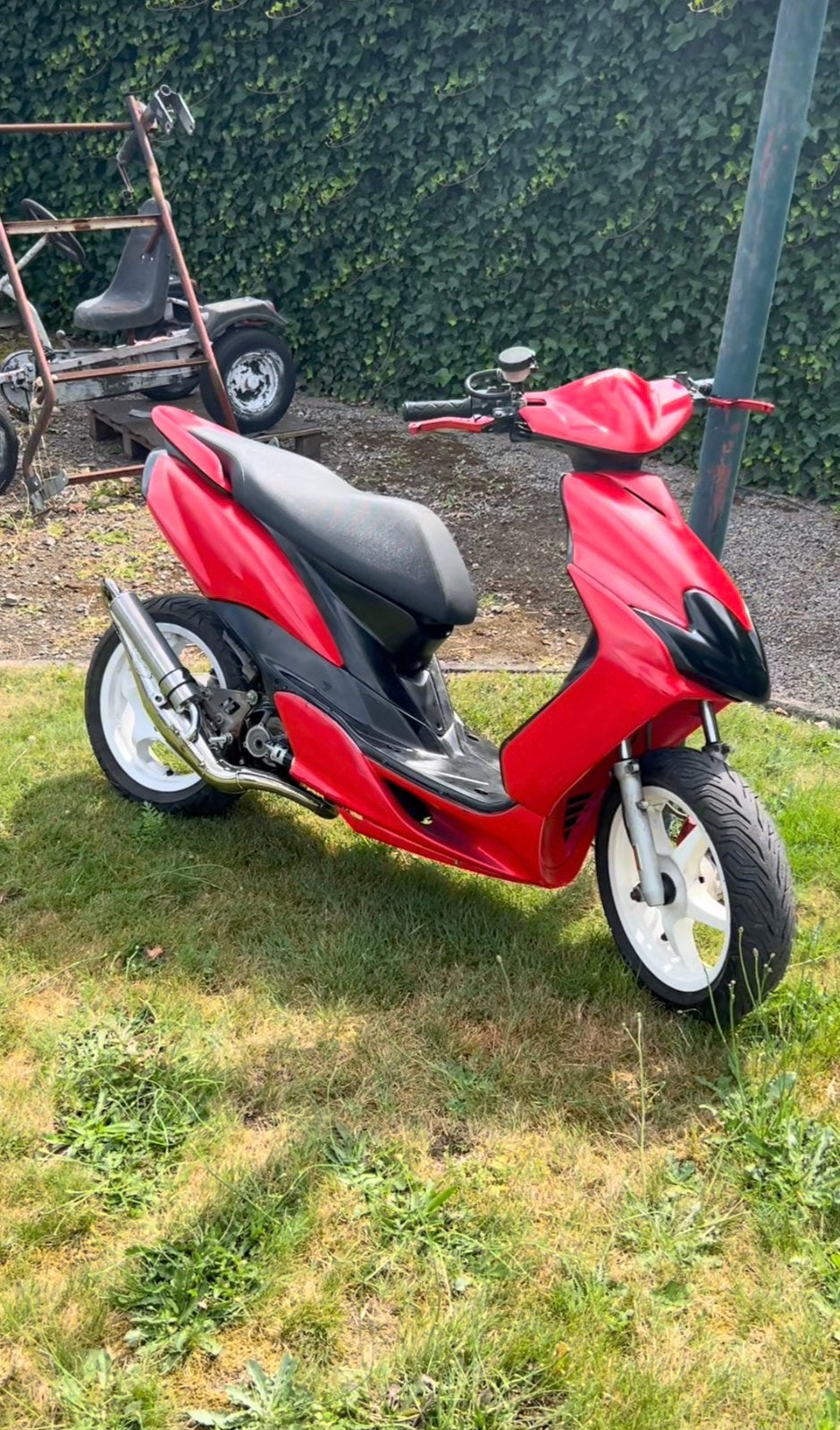 Yamaha jog r 70 cc a klasse, Fietsen en Brommers, Scooters | Yamaha, Gebruikt, JogR of RR, Klasse A (25 km/u), Tweetakt, Ophalen