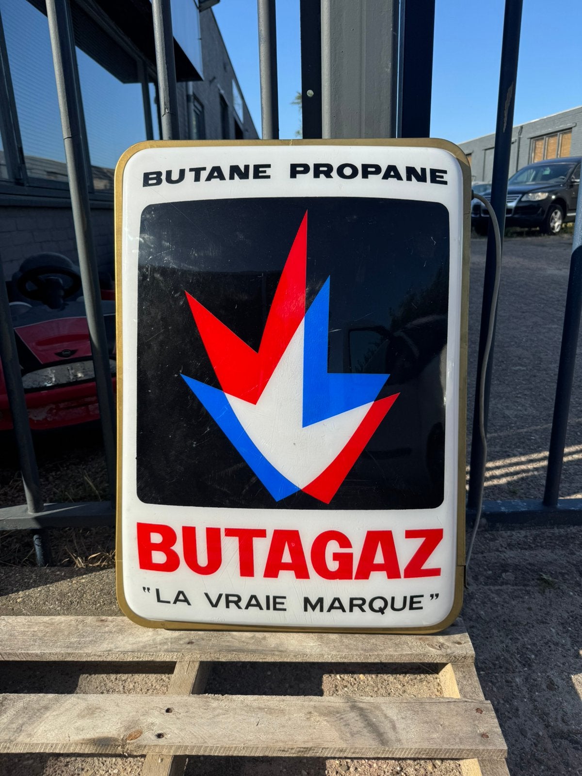 BUTAGAZ oude reclame lichtbak, Verzamelen, Merken en Reclamevoorwerpen, Ophalen, Gebruikt, Lichtbak of (neon) lamp