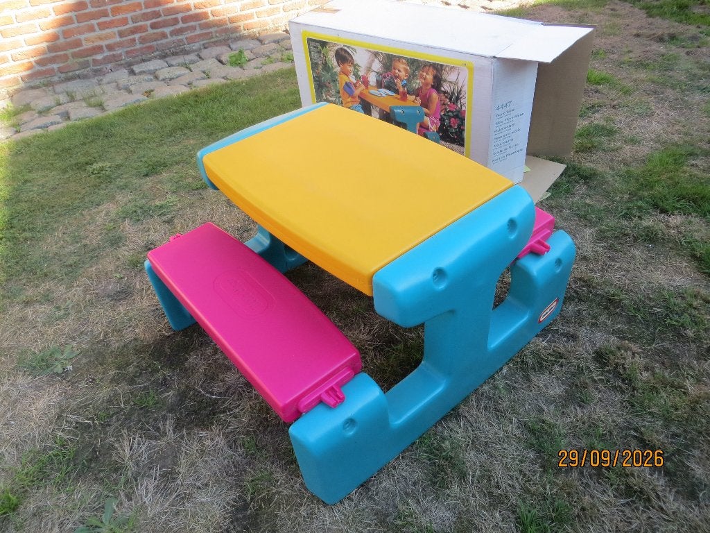 kinder picknictafel, Ophalen, Zo goed als nieuw, Tafel(s) en Stoel(en)
