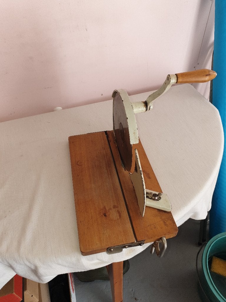 antieke brood snijmachine, Ophalen, Gebruikt, Metaal, Snijmachine