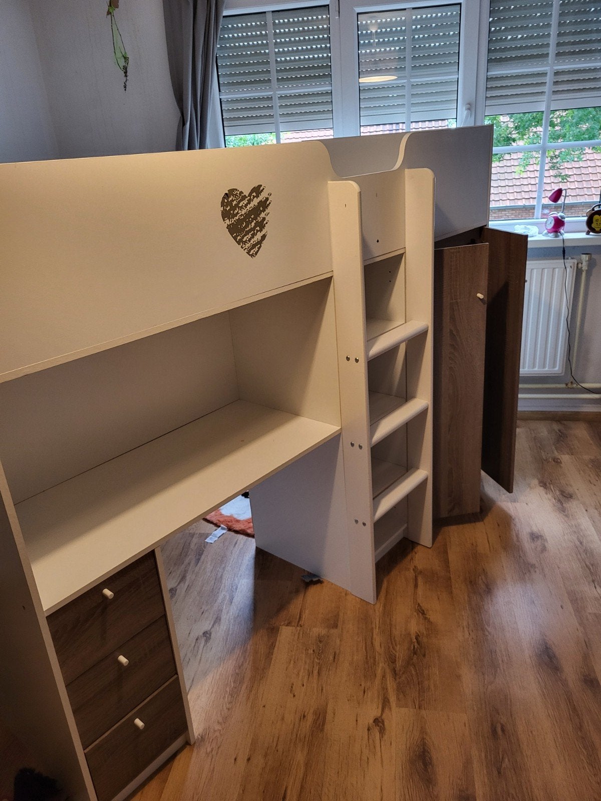 Leuk halfhoogslaper met bureau. TEAB, Ophalen, Halfhoogslaper