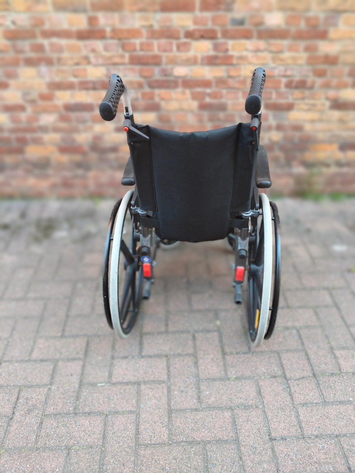 Opvouwbare lichtgewicht rolstoel te koop, Ophalen