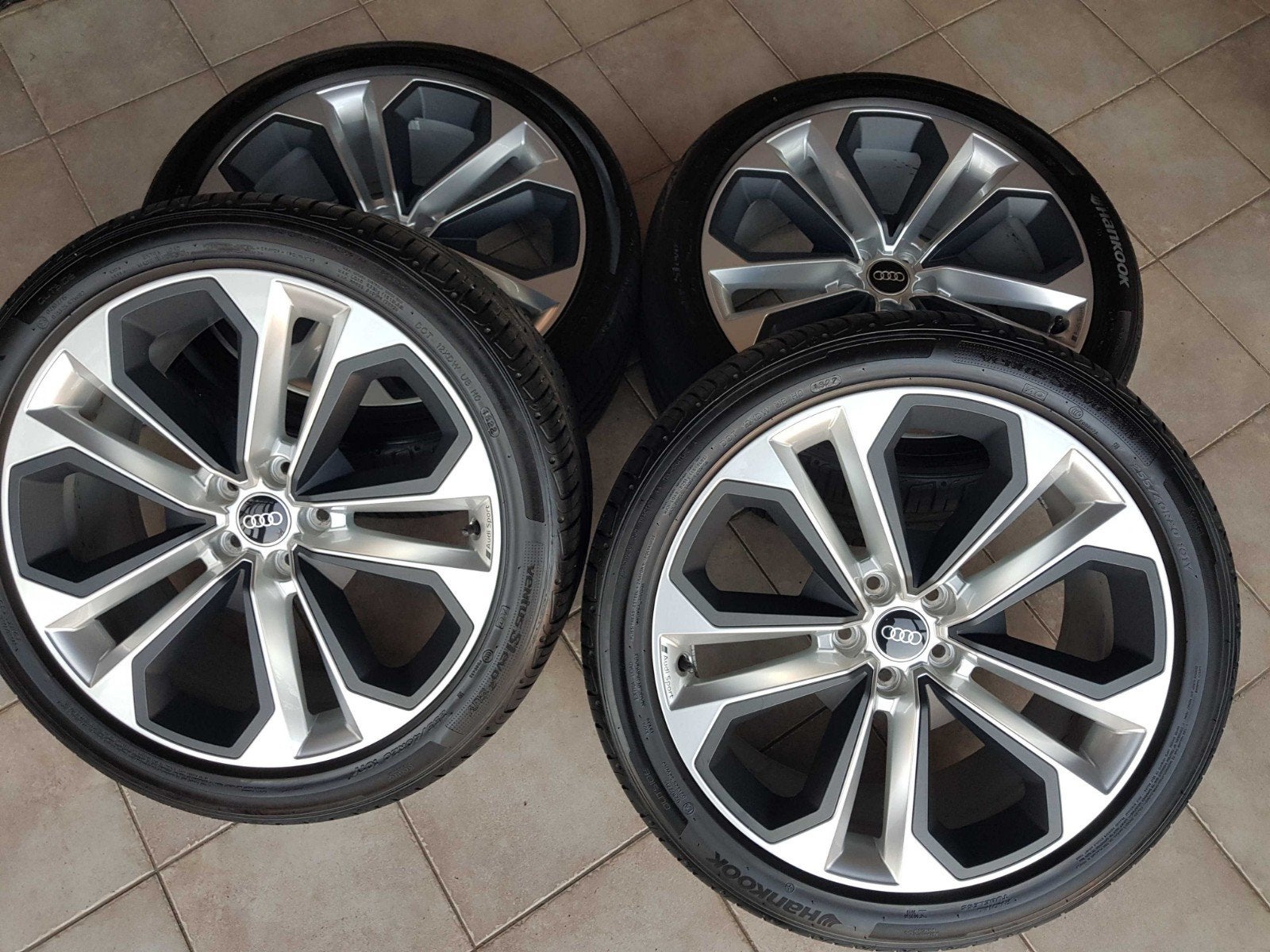 Jantes audi q3 sport 20 inch original + pneus 255/40/20, Autos : Pièces & Accessoires, Pneus & Jantes, Pneus et Jantes, 255 mm