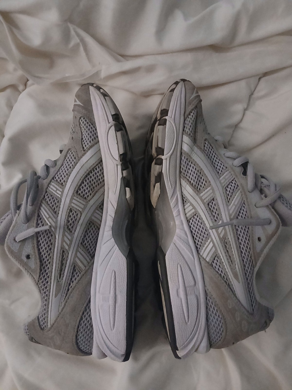 Een paar asics is al gedragen en in goede staat (maat 40), Kleding | Heren, Schoenen, Verzenden